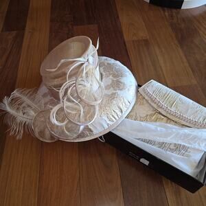 NWT Champagne Italy gold and‎ creme hat with matching purse